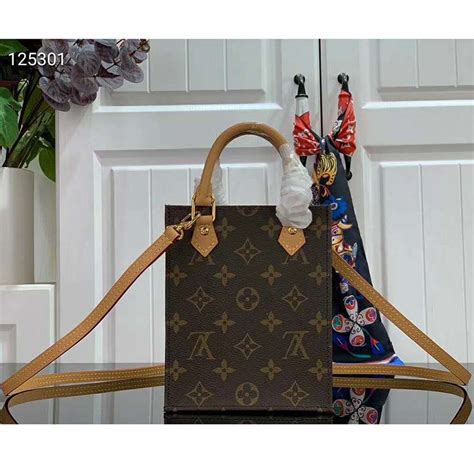 Products by Louis Vuitton: Petit Sac Plat Bag